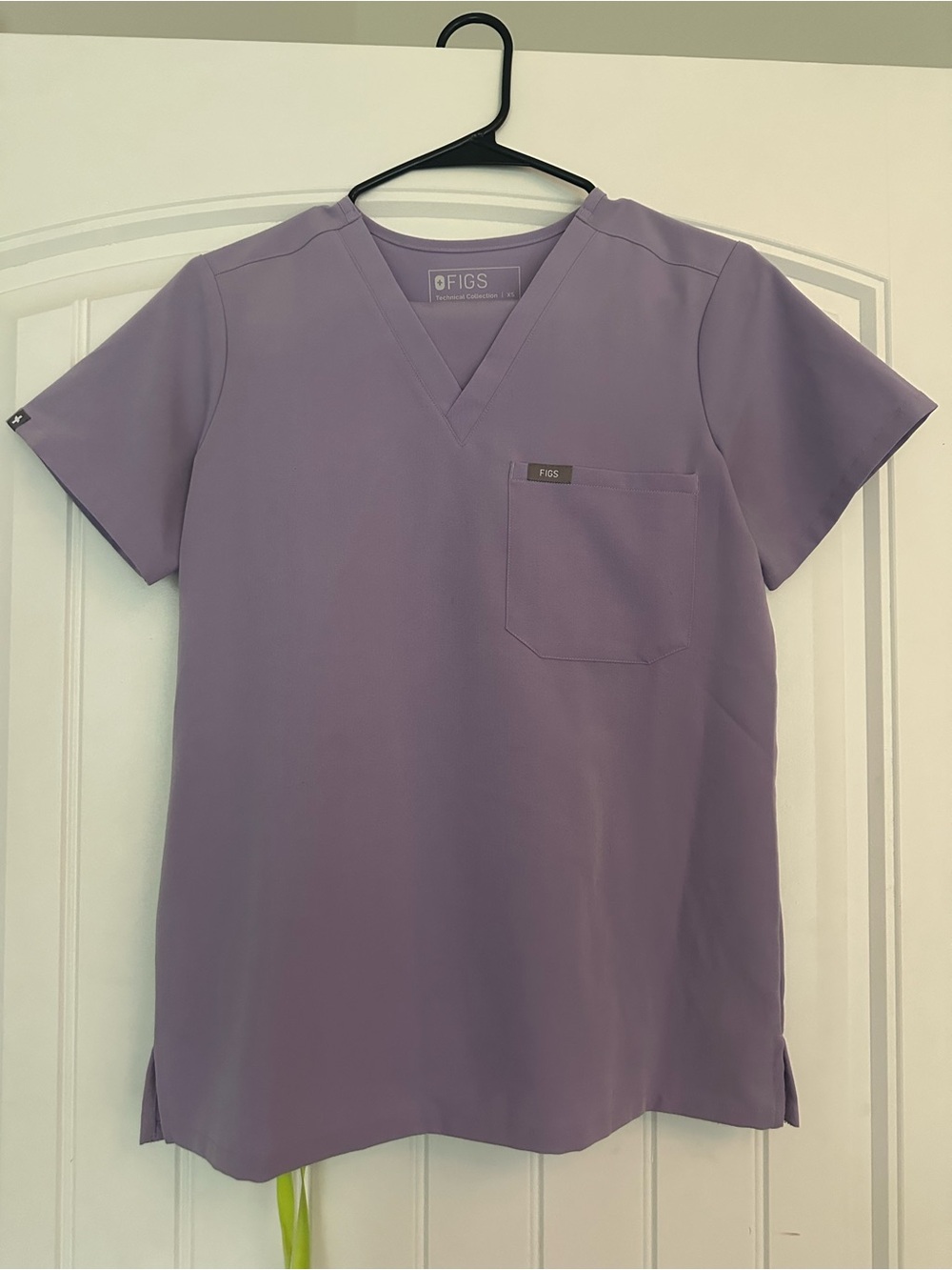 Figs Women's one pocket Catarina Scrub Top and Kade Cargo pants